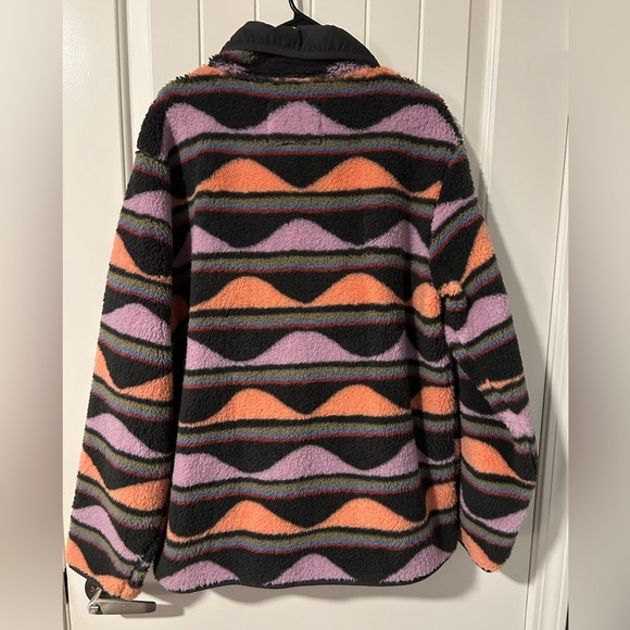 Like new Billabong Sherpa/ fleece pullover top/ jacket/sweatshirt - Picture 6 of 6